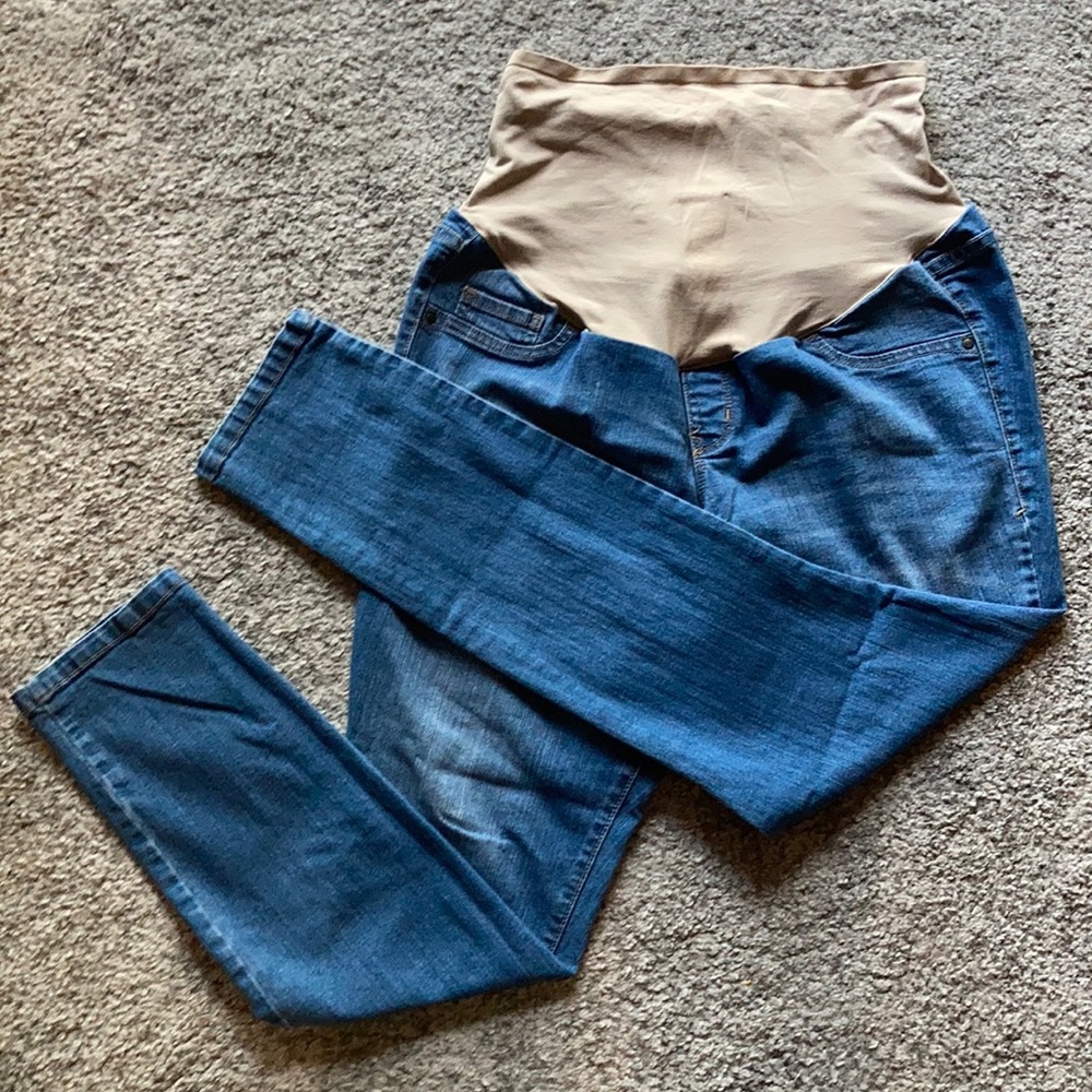 Light-Wash Maternity Skinny Jeans
